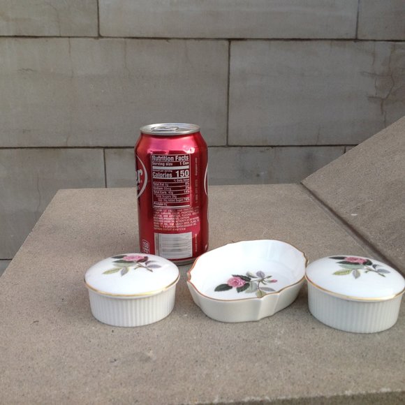 Wedgwood Bone China 3x Vanity Storage Hathaway Rose Pattern - Picture 12 of 13